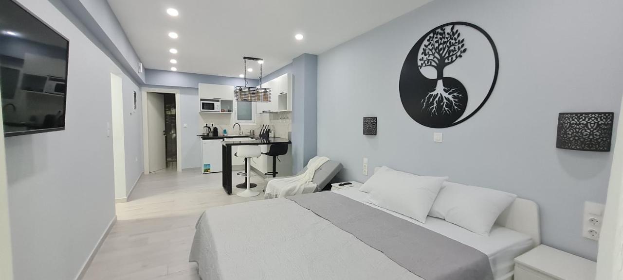Cozy Apartment With Garden Near Town Center, Fully Renovated. Атина Екстериор снимка